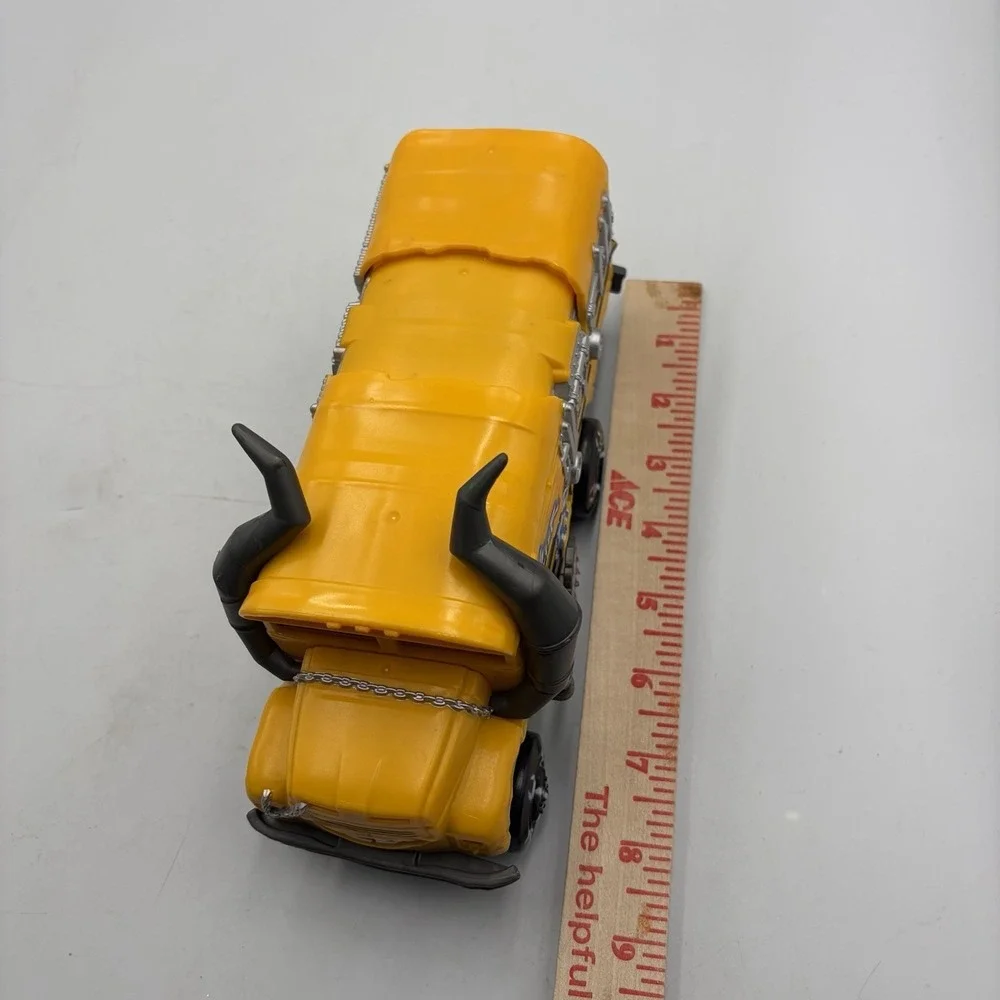 Disney Pixar Cars 3 Crunch & Crash Miss Fritter Yellow Bus 2017 Mattel GUC